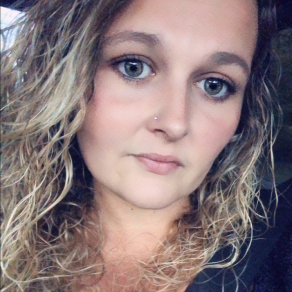 Meet your Posher, Brittany - Picture 1 of 1